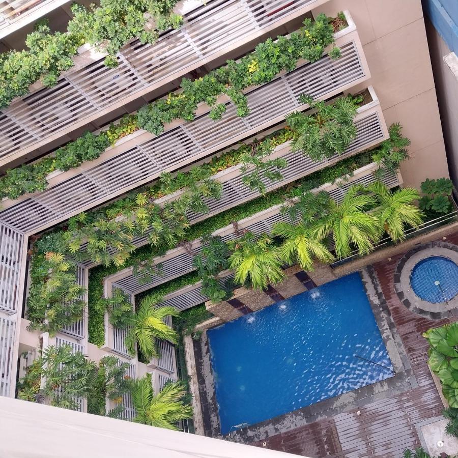 Alps At 150 Newport Blvd Condominum Near T3 Pasay Exterior photo
