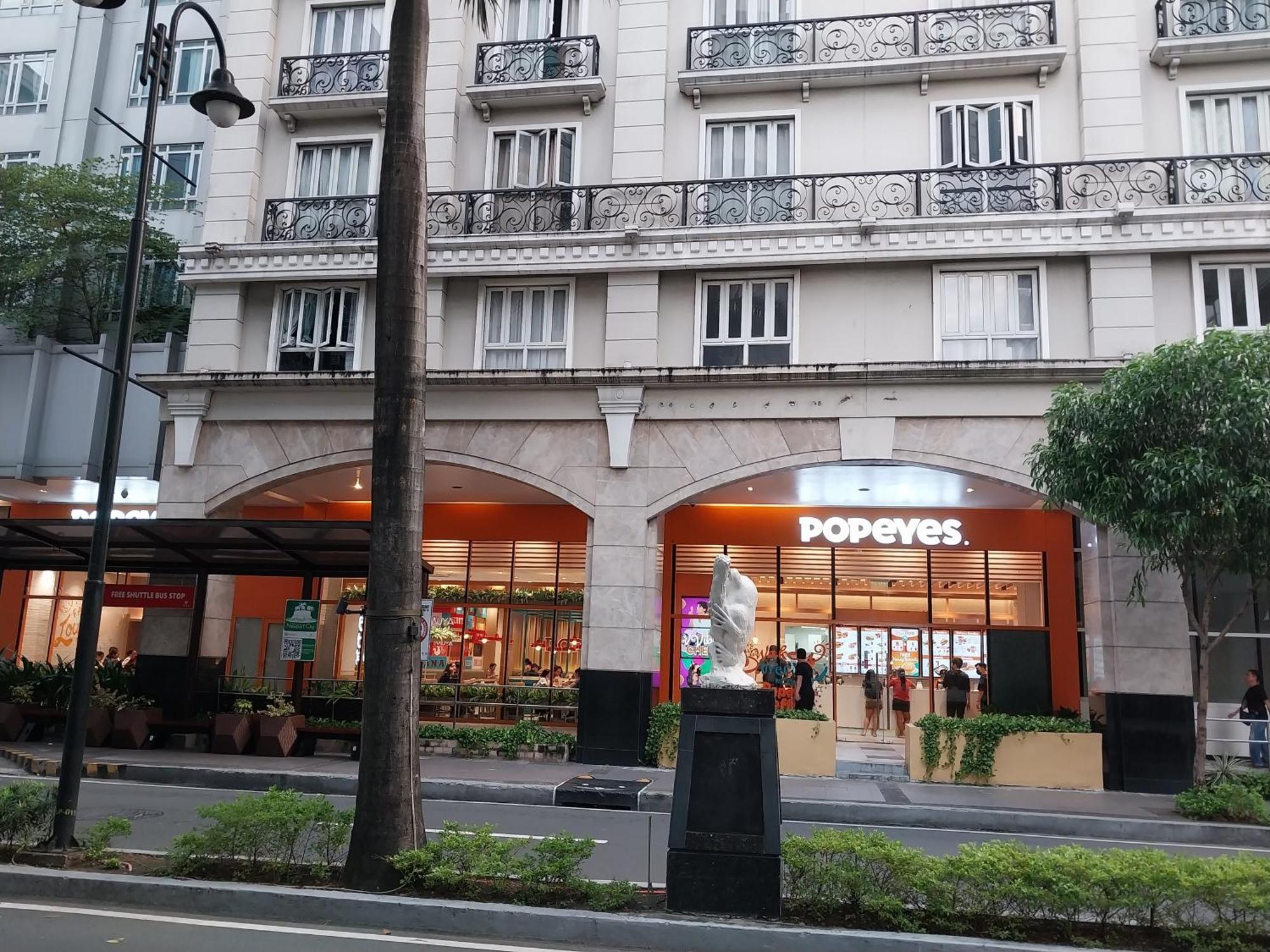 Alps At 150 Newport Blvd Condominum Near T3 Pasay Exterior photo